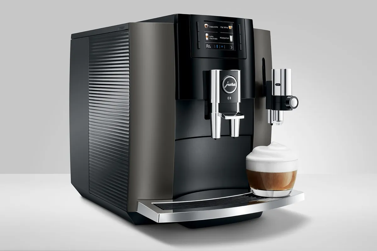 Ekspres do kawy Jura E8 z cappuccino